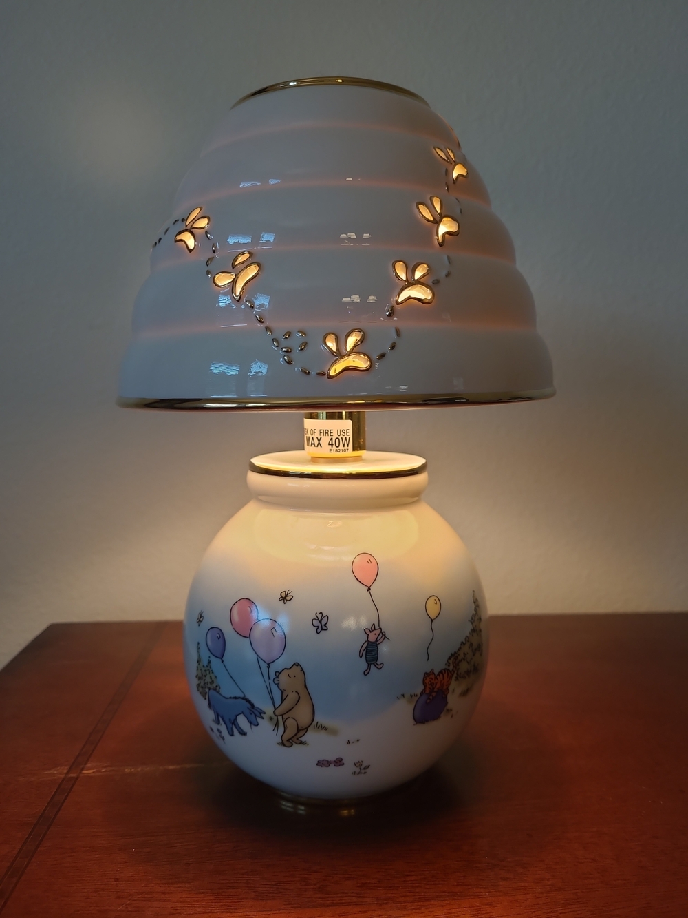 Lenox Winnie the Pooh Glow Of Friendship Lamp, Box & Certificate Of Authenticity